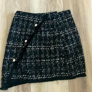 Black skirk🖤⚪️